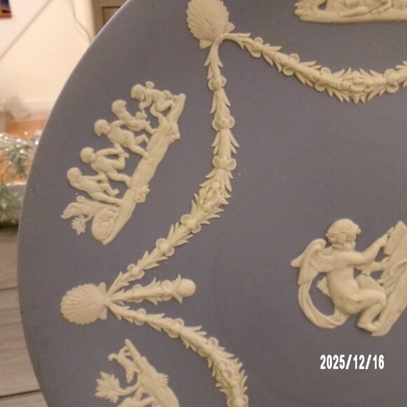 Beautiful Vintage Wedgwood Cupid & Cherubs Blue Jasperware 9" Plate Valentine - Picture 3 of 5
